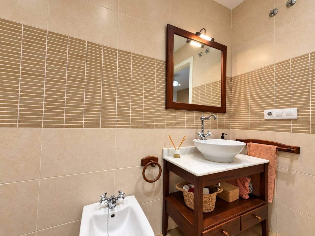 3 bedroom Flat for sale in La Vall d'Uixo with garage - € 240,000 (Ref: 10160833)
