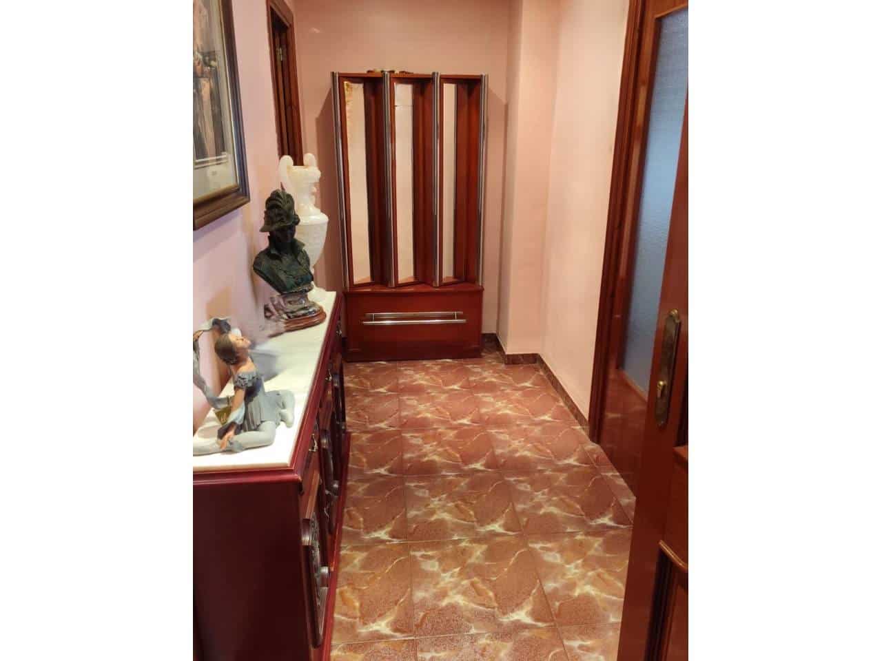 4 bedroom Flat for sale in Nules - € 126,000 (Ref: 10165999)