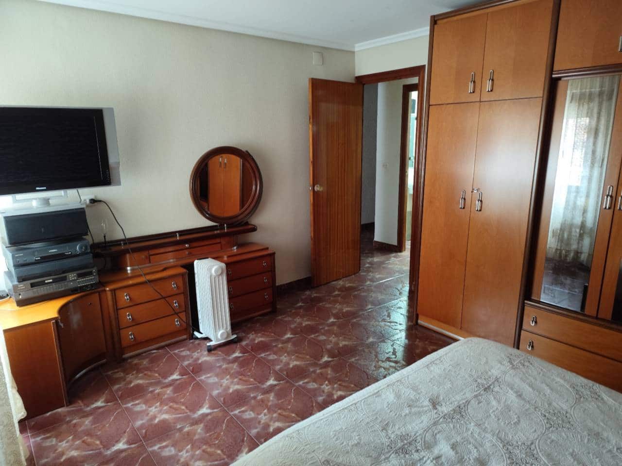 4 bedroom Flat for sale in Nules - € 126,000 (Ref: 10165999)