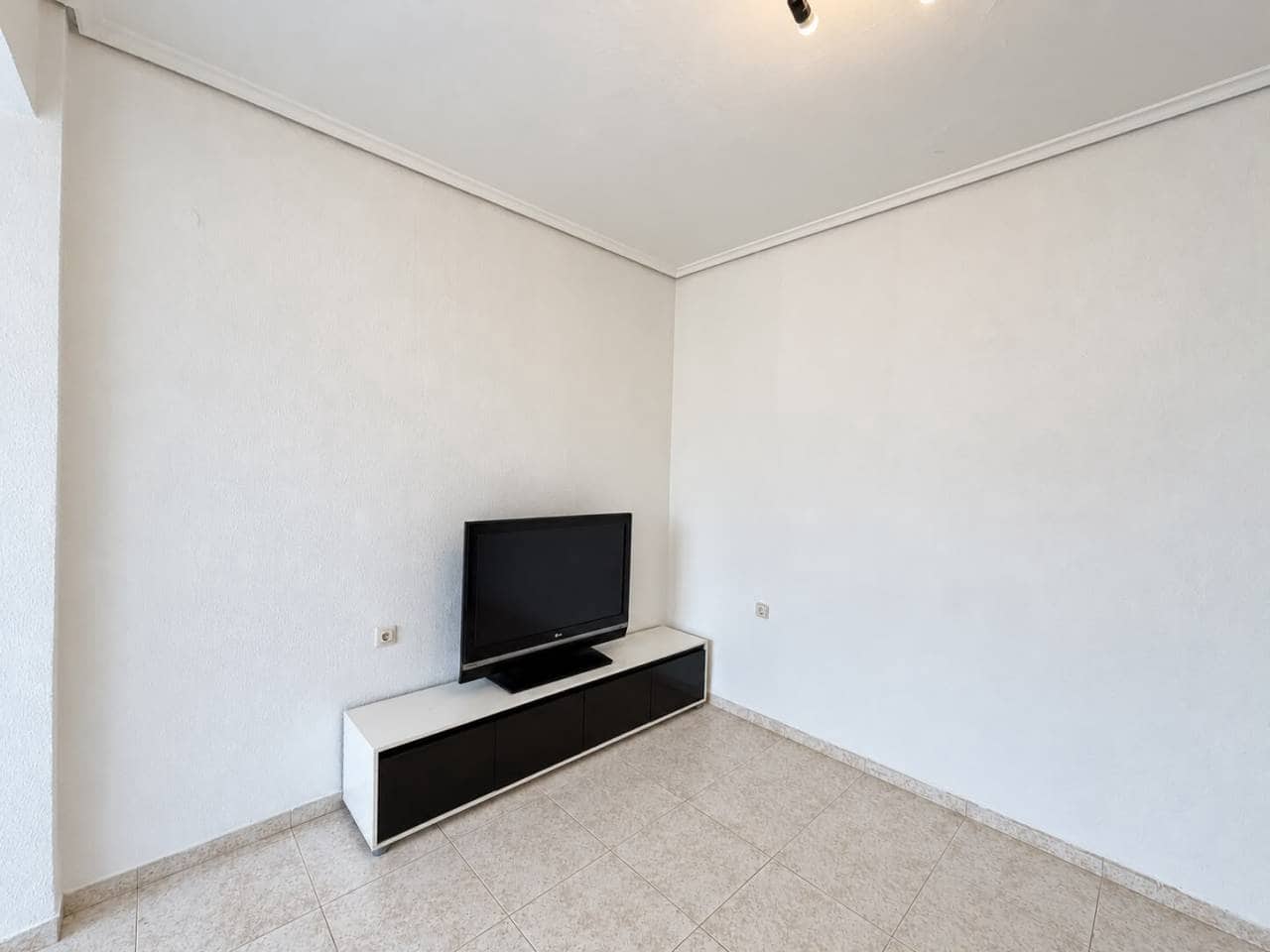 3 bedroom Flat for sale in Castello de la Plana - € 144,000 (Ref: 10170396)