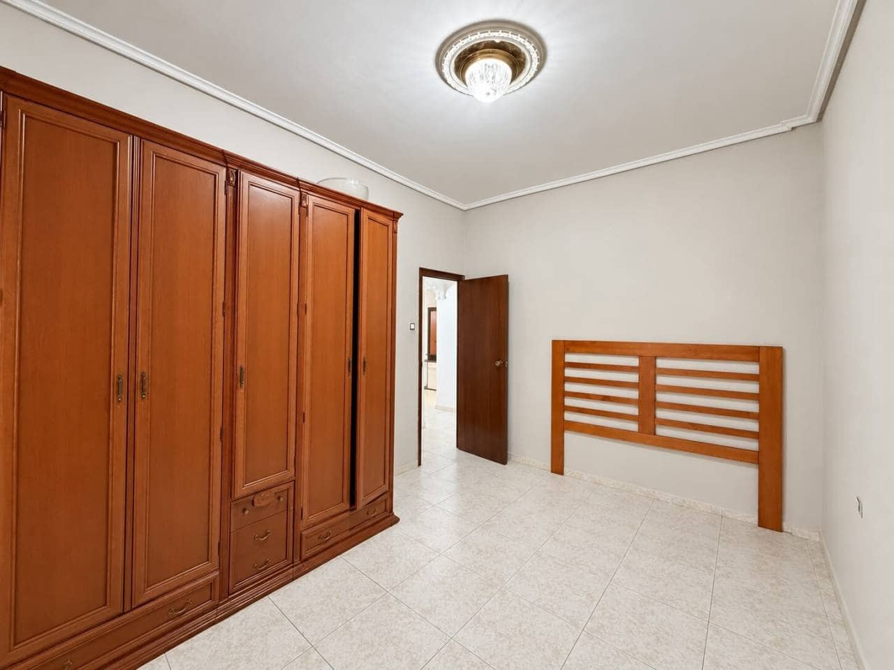 3 bedroom Flat for sale in Castello de la Plana - € 144,000 (Ref: 10170396)