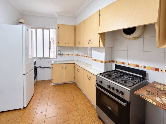 3 sypialnia Mieszkanie na sprzedaż w Castelló de la Plana - 144 000 € (Ref: 10170396)