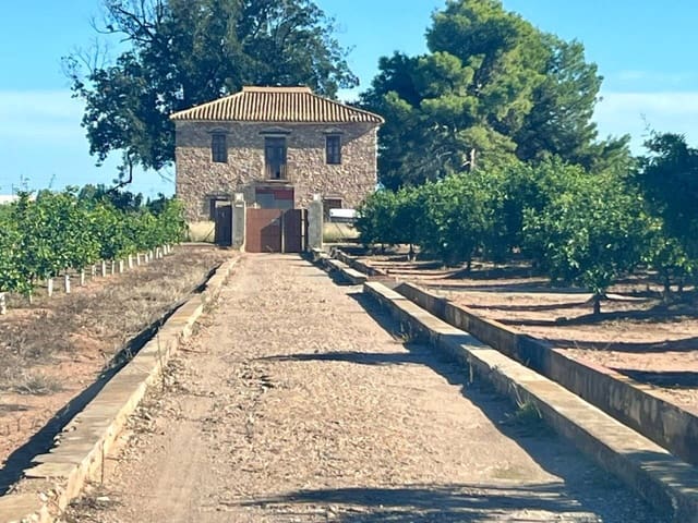 4 bedroom Finca/Country House for sale in Burriana / Borriana with garage - € 285,000 (Ref: 10170399)