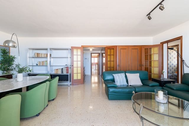 4 makuuhuone Ranta-asunto myytävänä paikassa Gandia mukana uima-altaan 
autotalli - 530 000 € (Ref: 9026944)