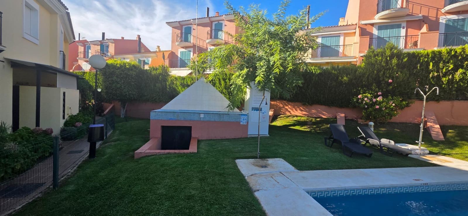 4 quarto Moradia em Banda para venda em Isla Cristina com piscina garagem - 380 000 € (Ref: 10049278)