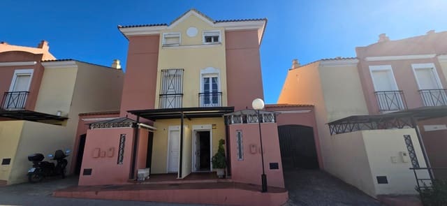4 quarto Moradia em Banda para venda em Isla Cristina com piscina garagem - 380 000 € (Ref: 10049278)