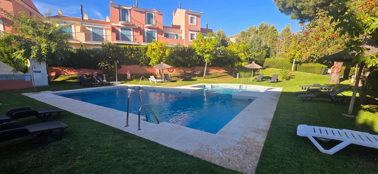 4 quarto Moradia em Banda para venda em Isla Cristina com piscina garagem - 380 000 € (Ref: 10049278)