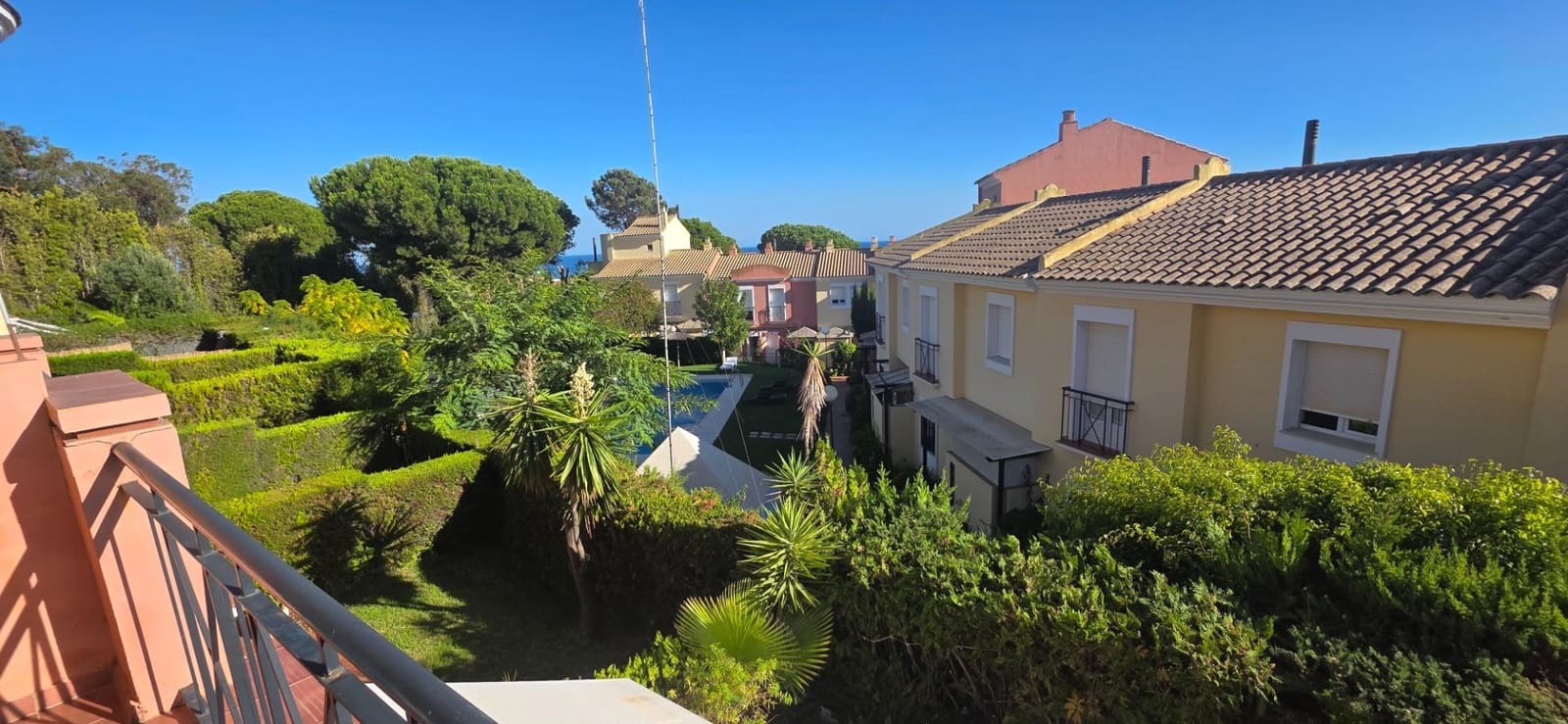 4 quarto Moradia em Banda para venda em Isla Cristina com piscina garagem - 380 000 € (Ref: 10049278)