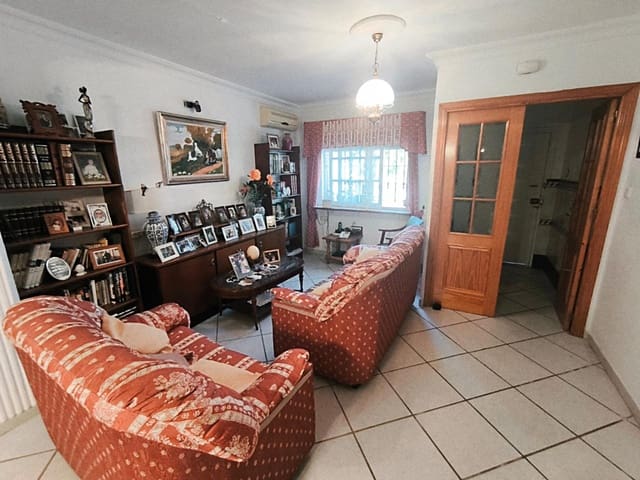 4 bedroom Semi-detached Villa for sale in Corrales del Vino - € 280,000 (Ref: 10115873)