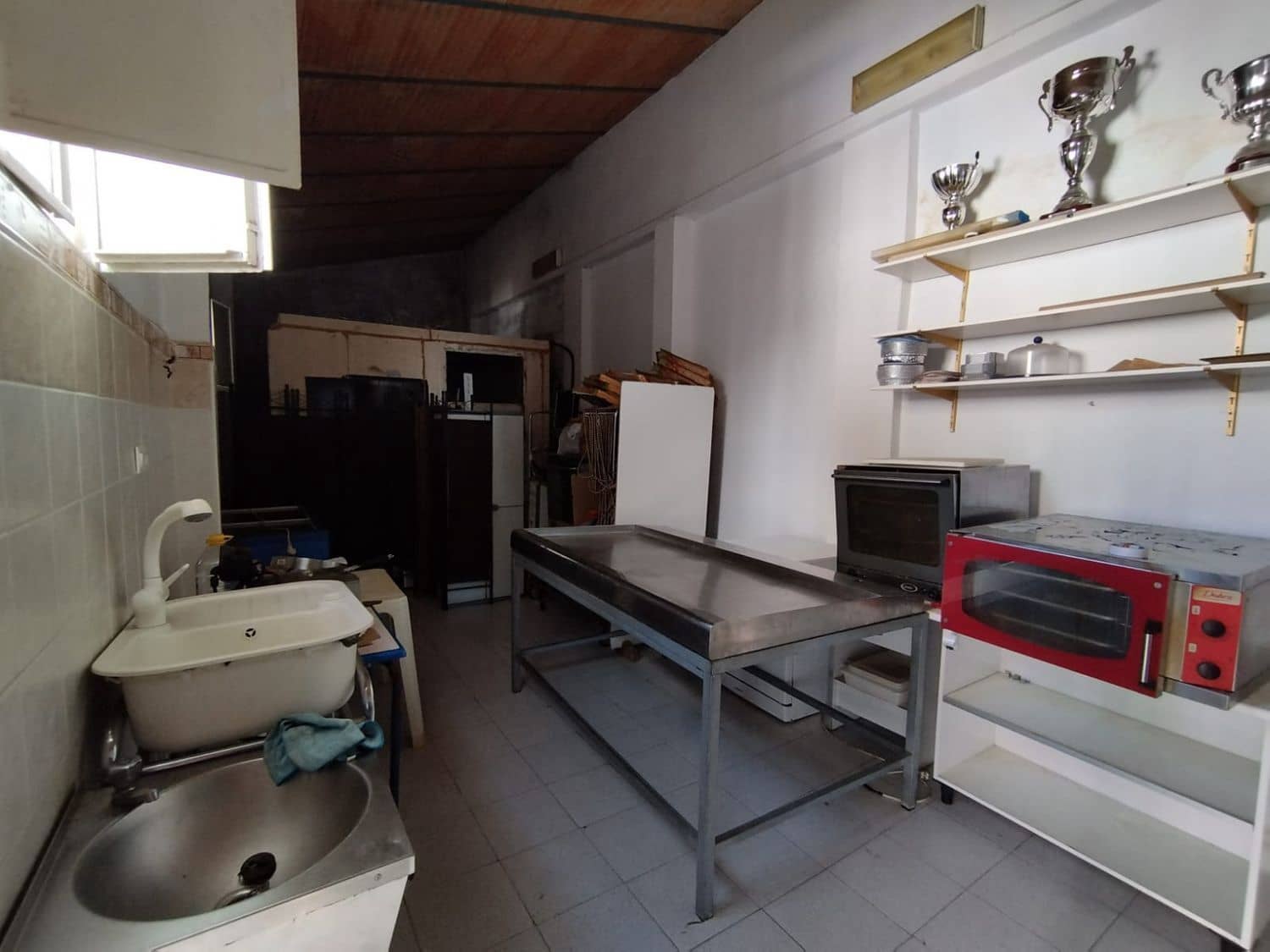 Kommersiell til salgs i Beas - € 179 990 (Ref: 9569144)