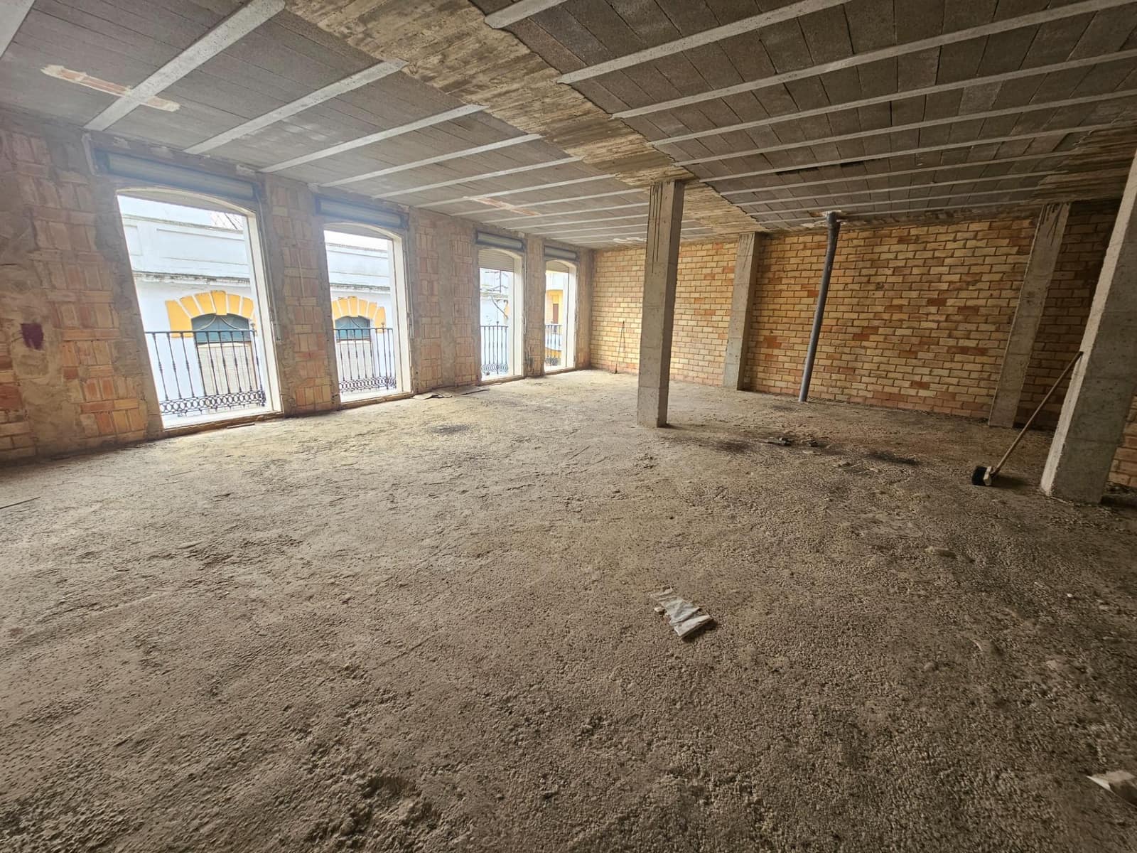 4 bedroom Flat for sale in Gibraleon - € 90,000 (Ref: 9569150)