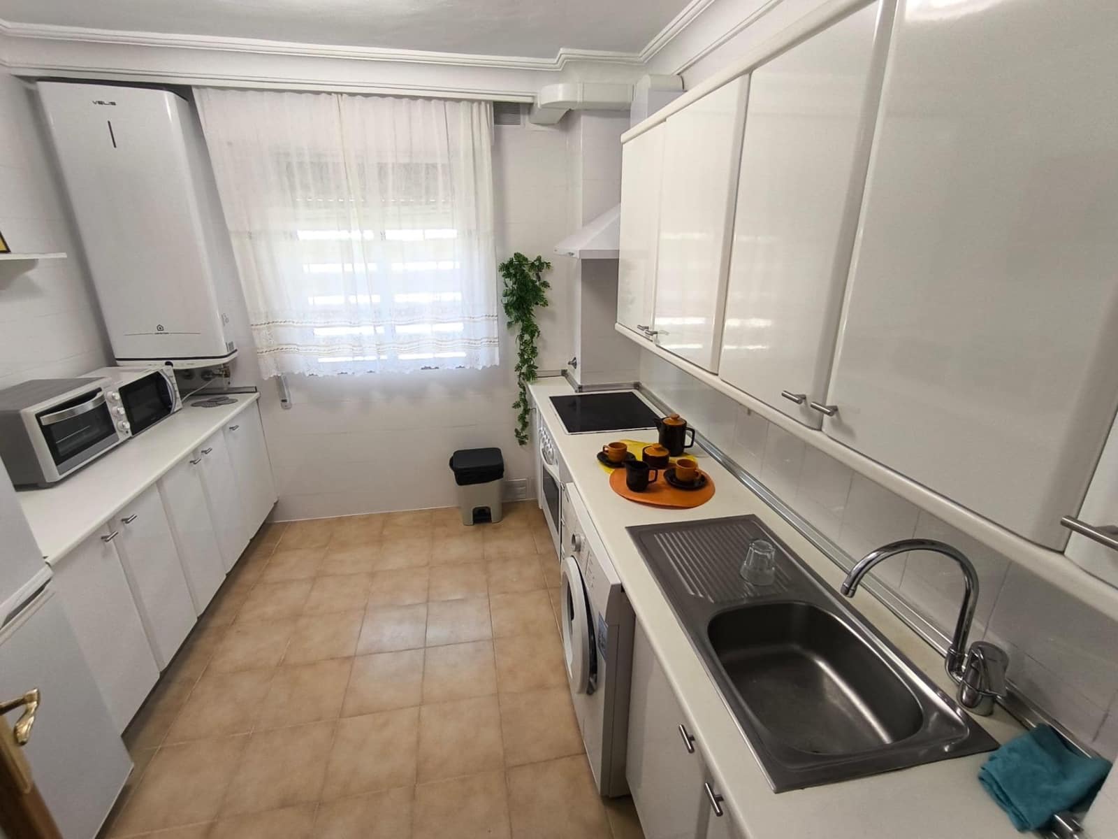 Apartamento de 4 habitaciones en Huelva ciudad en alquiler - 285 € (Ref: 9569165)