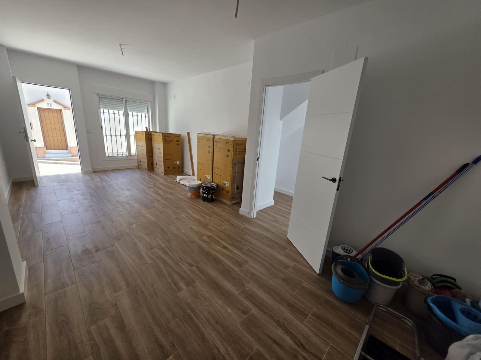 3 bedroom Flat for sale in Beas - € 85,000 (Ref: 9569166)