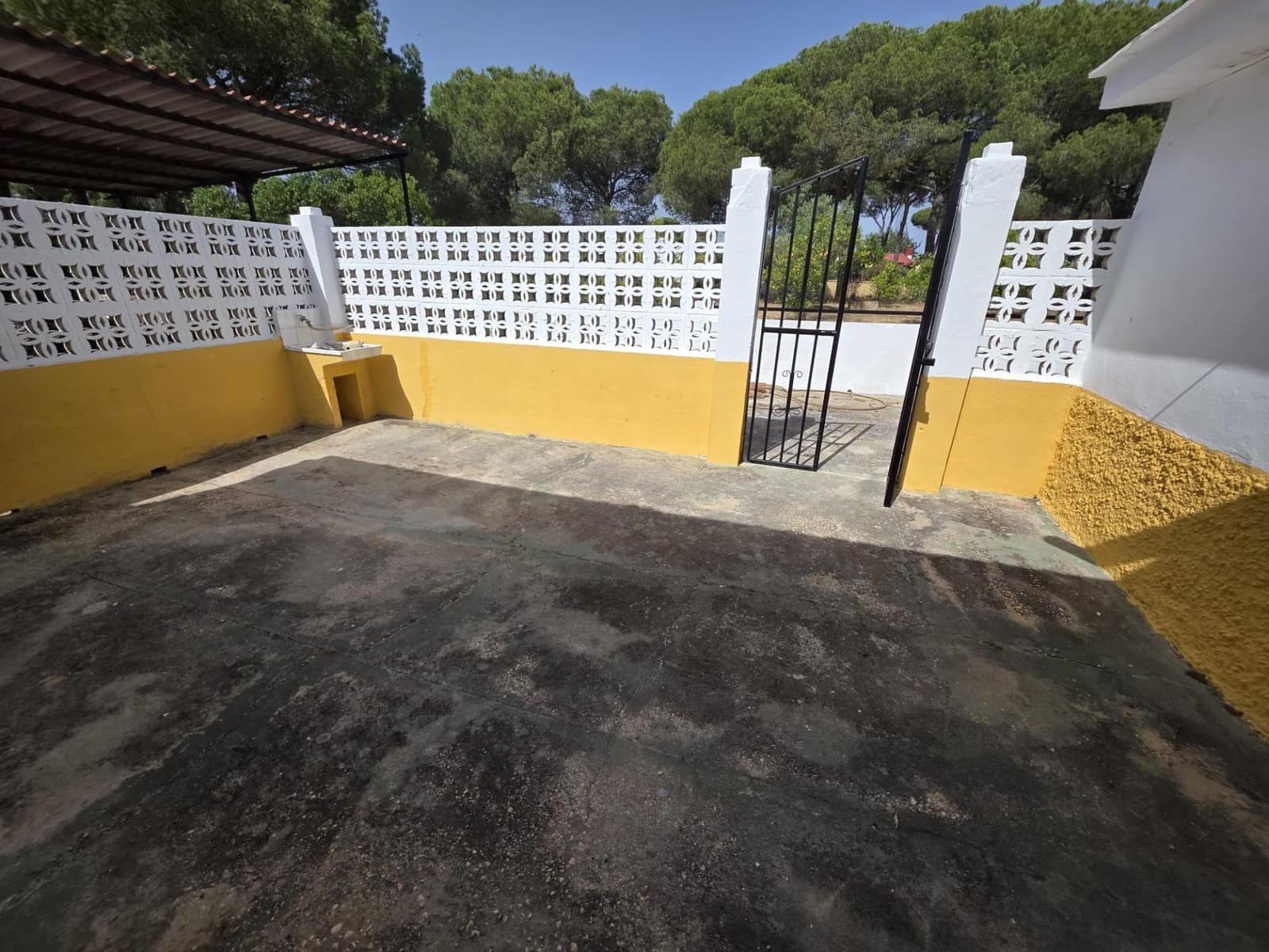 3 slaapkamer Finca/Landhuis te koop in Beas met zwembad - € 190.000 (Ref: 9569171)