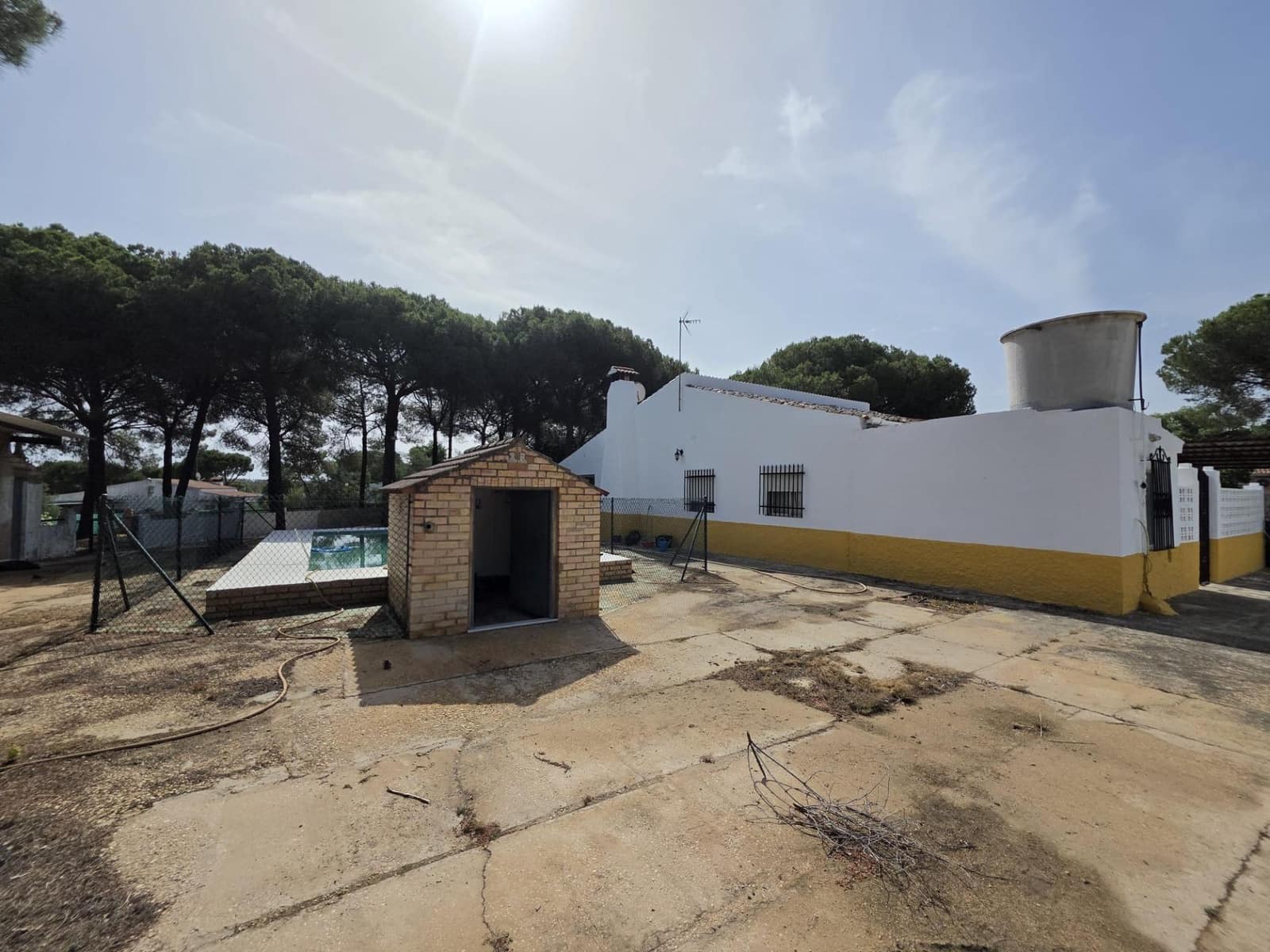 3 slaapkamer Finca/Landhuis te koop in Beas met zwembad - € 190.000 (Ref: 9569171)