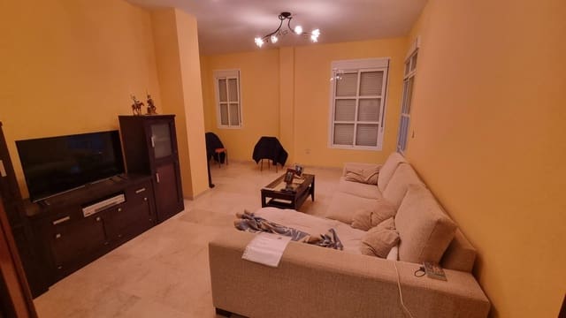 3 bedroom Flat for sale in San Bartolomé de la Torre with garage - € 120,000 (Ref: 9569182)