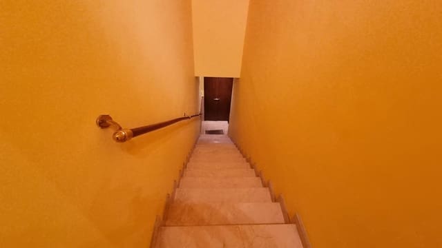 3 bedroom Flat for sale in San Bartolomé de la Torre with garage - € 120,000 (Ref: 9569182)