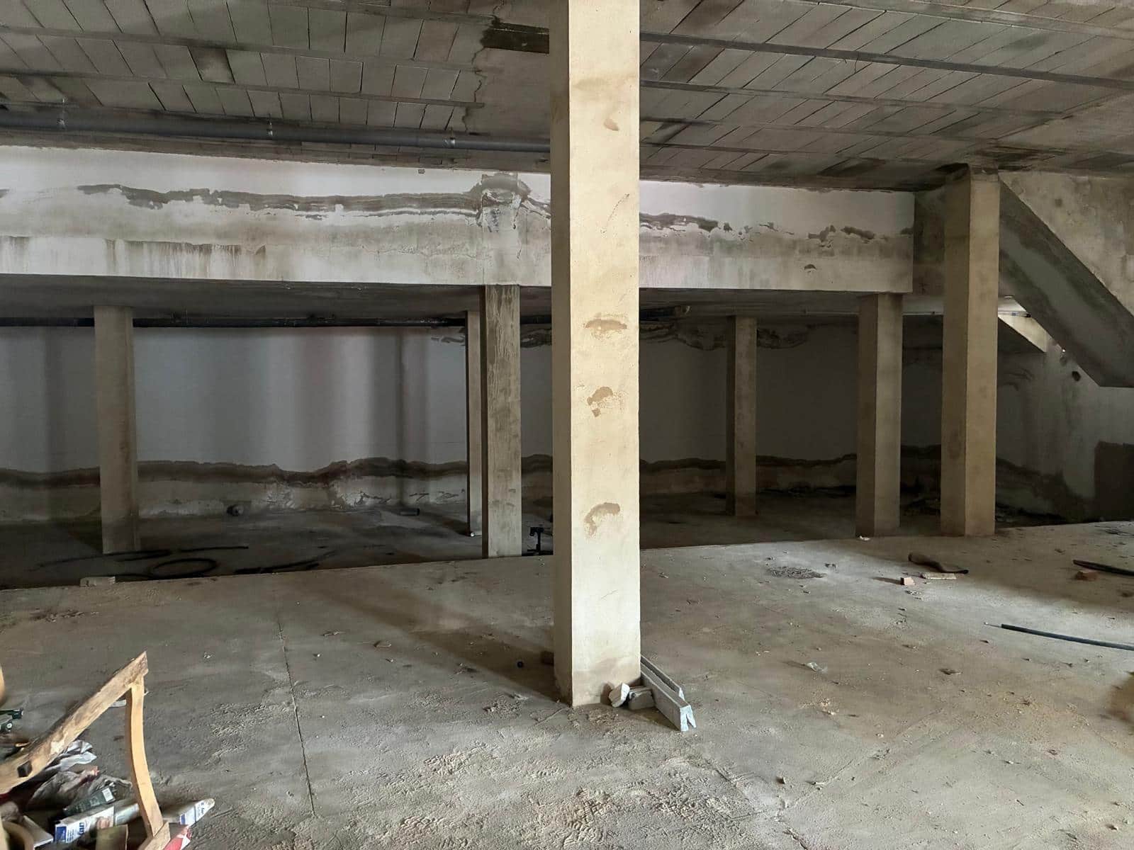 Kommersiell til salgs i Beas - € 150 000 (Ref: 9569190)