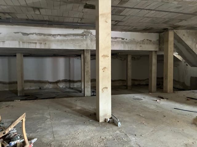 Kommersiell til salgs i Beas - € 150 000 (Ref: 9569190)