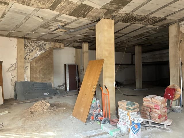 Kommersiell til salgs i Beas - € 150 000 (Ref: 9569190)