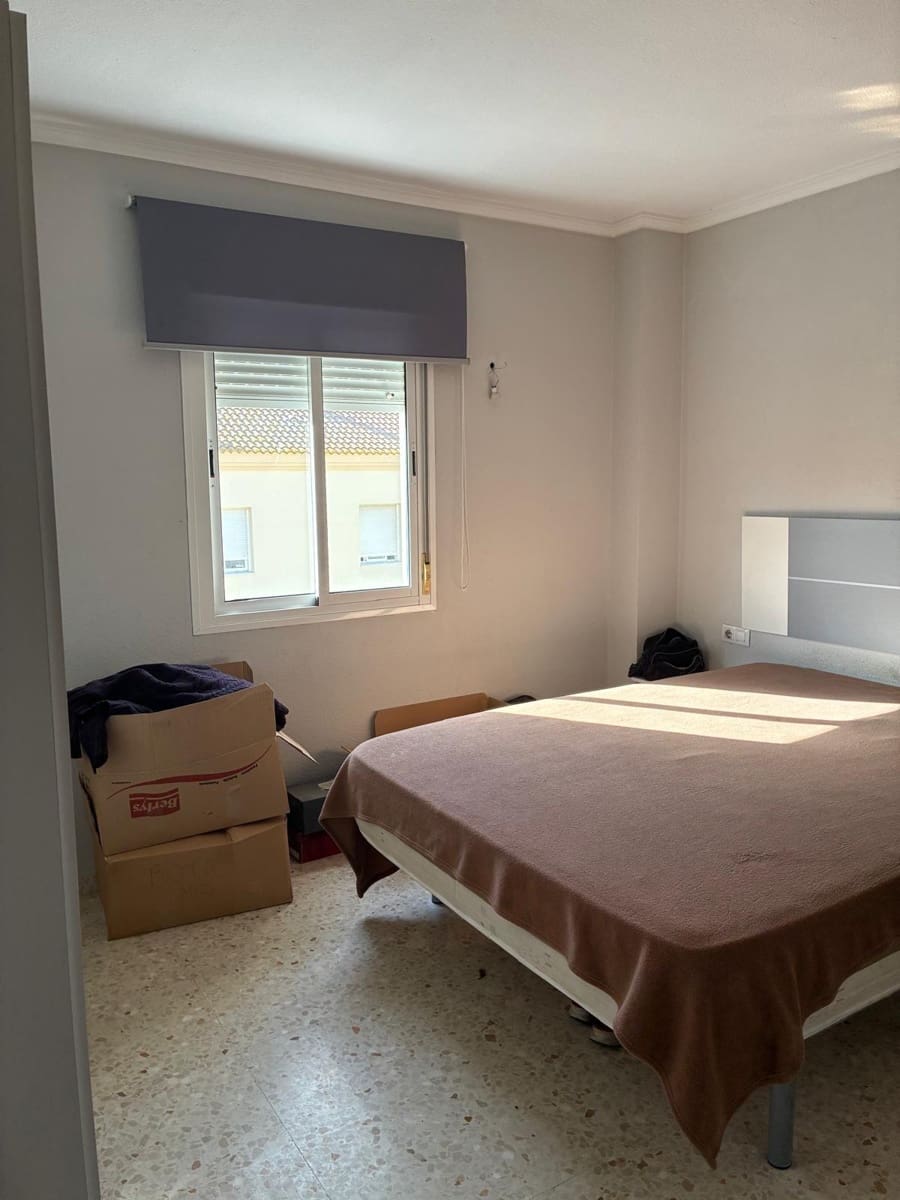 Piso de 3 habitaciones en Gibraleón en venta - 84.999 € (Ref: 9615384)