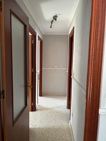 Piso de 3 habitaciones en Gibraleón en venta - 84.999 € (Ref: 9615384)