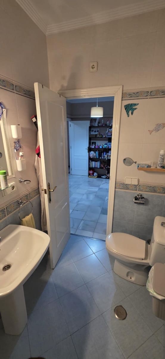 Piso de 3 habitaciones en Gibraleón en venta - 116.000 € (Ref: 9846189)