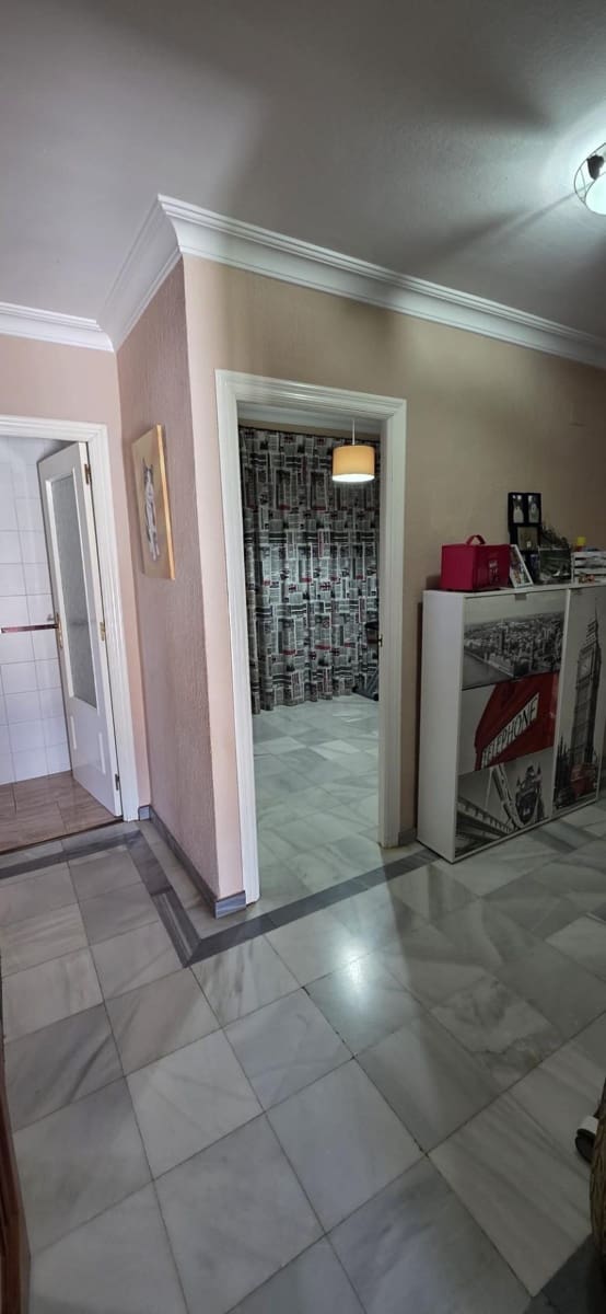 Piso de 3 habitaciones en Gibraleón en venta - 116.000 € (Ref: 9846189)