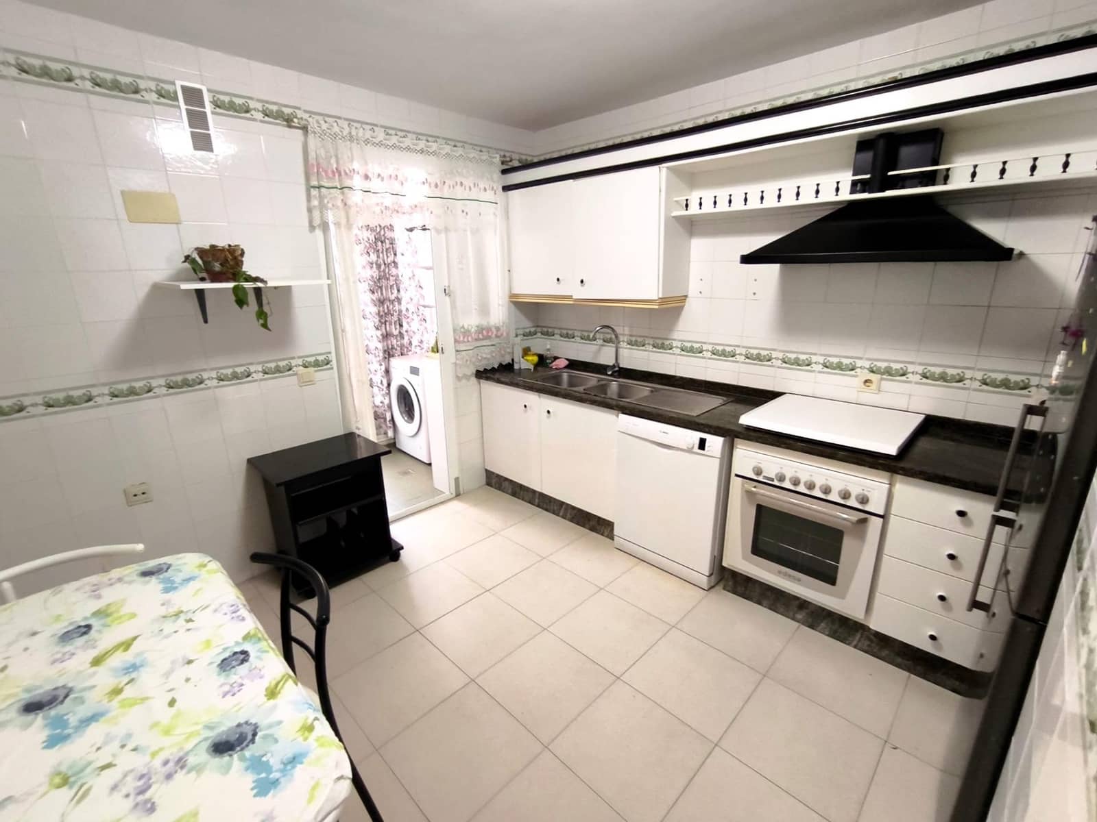 4 bedroom Flat for sale in Huelva city - € 270,000 (Ref: 9899143)