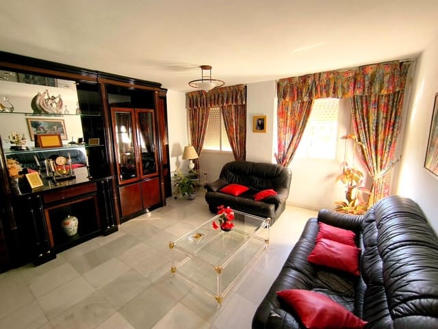 4 bedroom Flat for sale in Huelva city - € 270,000 (Ref: 9899143)