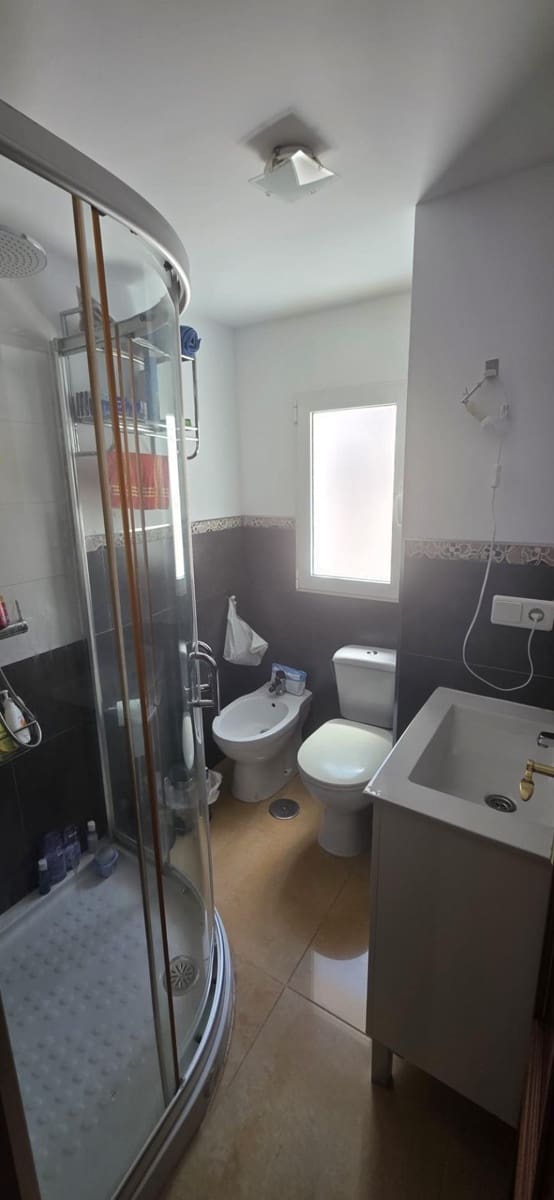 3 makuuhuone Asunto myytävänä paikassa Huelva kaupunki - 99 000 € (Ref: 9966626)