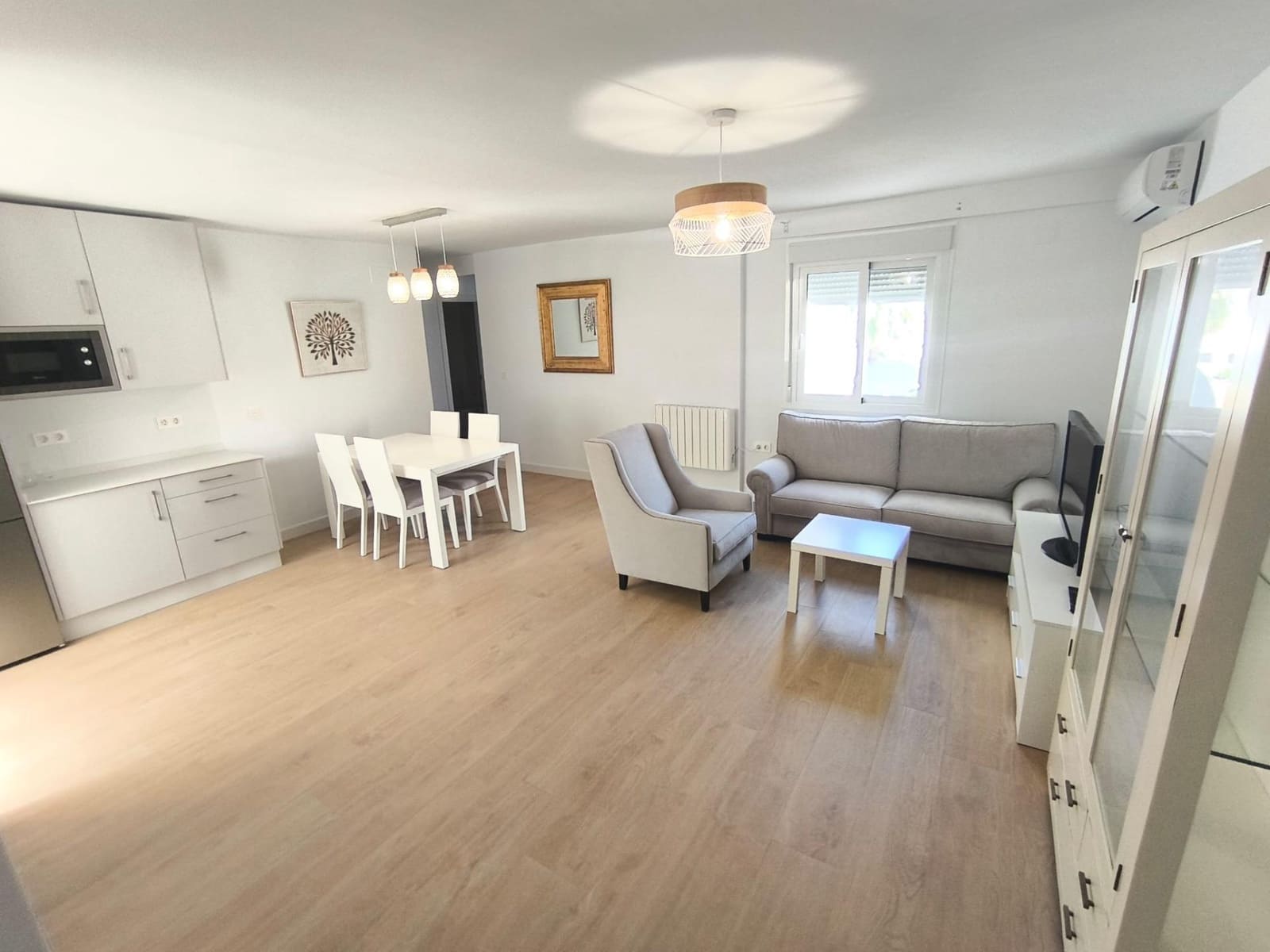Piso de 3 habitaciones en Huelva ciudad en alquiler - 1.100 € (Ref: 9966627)