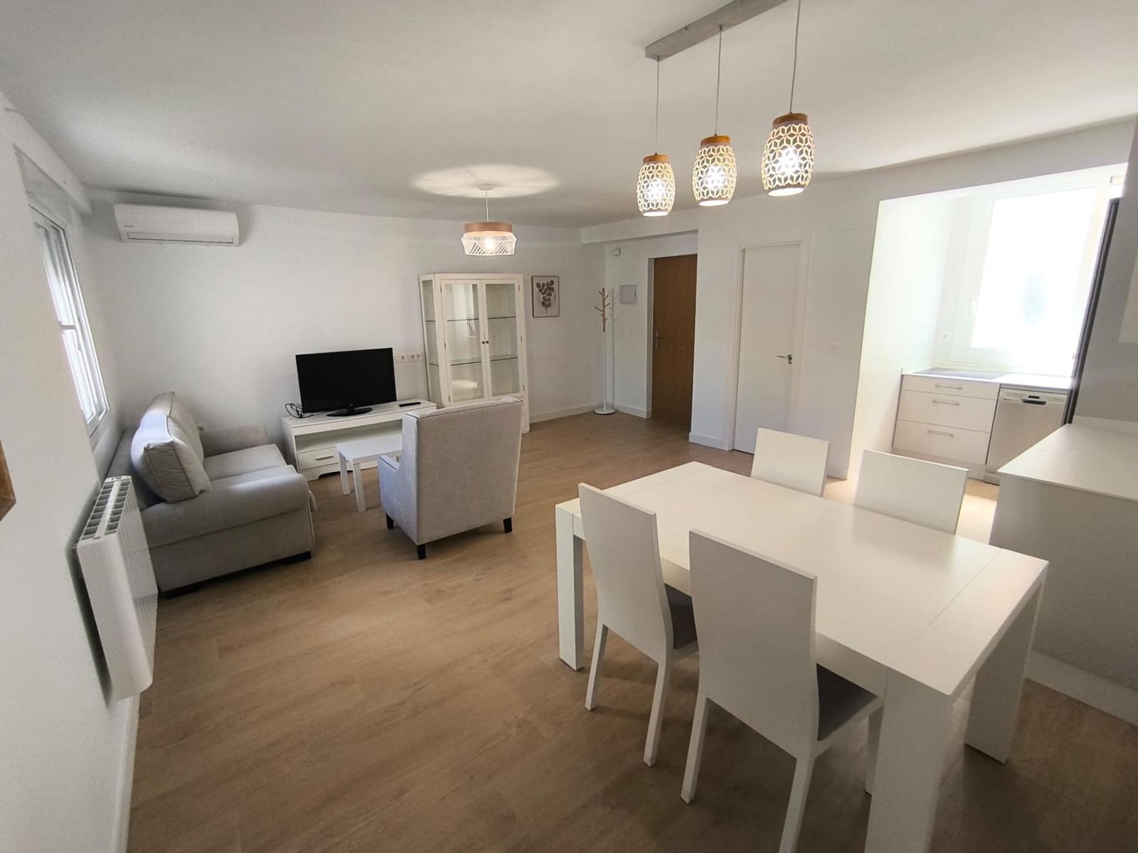 Piso de 3 habitaciones en Huelva ciudad en alquiler - 1.100 € (Ref: 9966627)