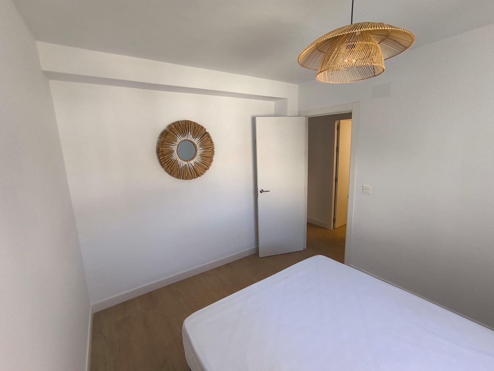 Piso de 3 habitaciones en Huelva ciudad en alquiler - 1.100 € (Ref: 9966627)