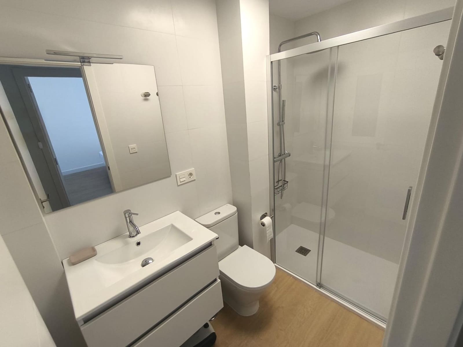 Piso de 3 habitaciones en Huelva ciudad en alquiler - 1.100 € (Ref: 9966627)