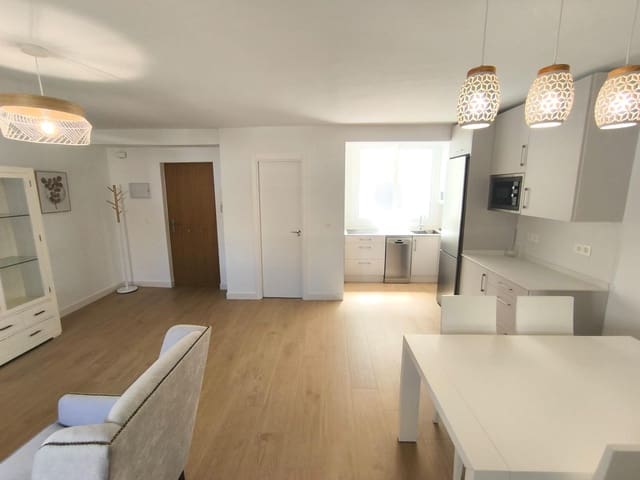 Piso de 3 habitaciones en Huelva ciudad en alquiler - 1.100 € (Ref: 9966627)