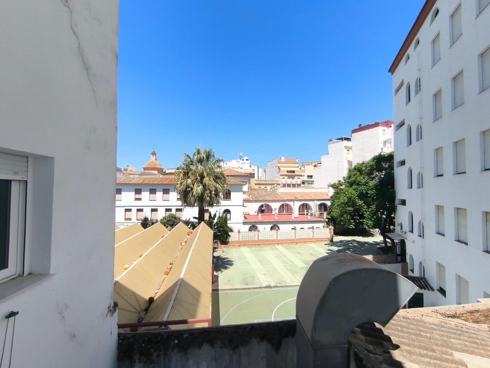 Piso de 3 habitaciones en Huelva ciudad en alquiler - 1.100 € (Ref: 9966627)