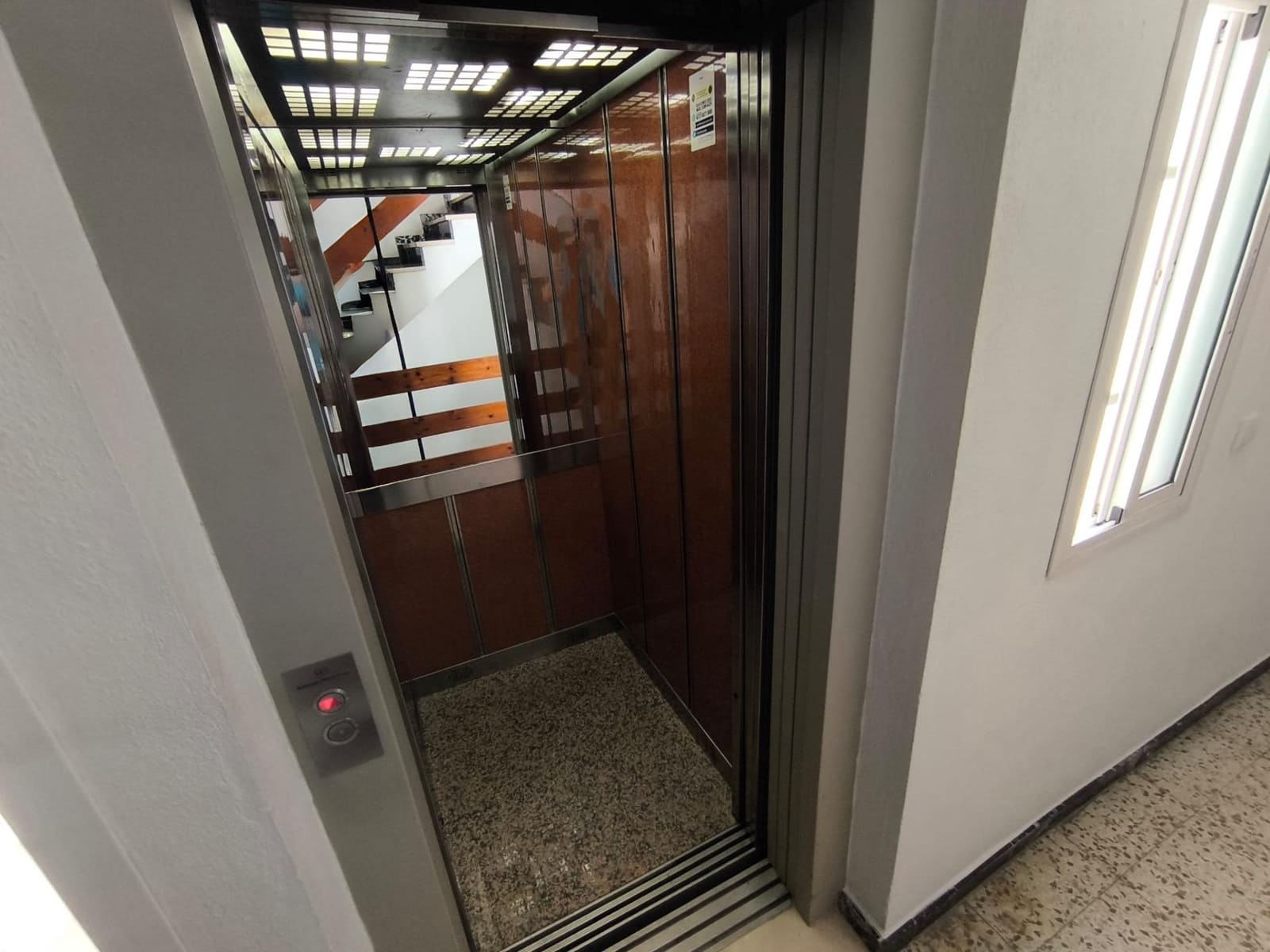 Piso de 3 habitaciones en Huelva ciudad en alquiler - 1.100 € (Ref: 9966627)