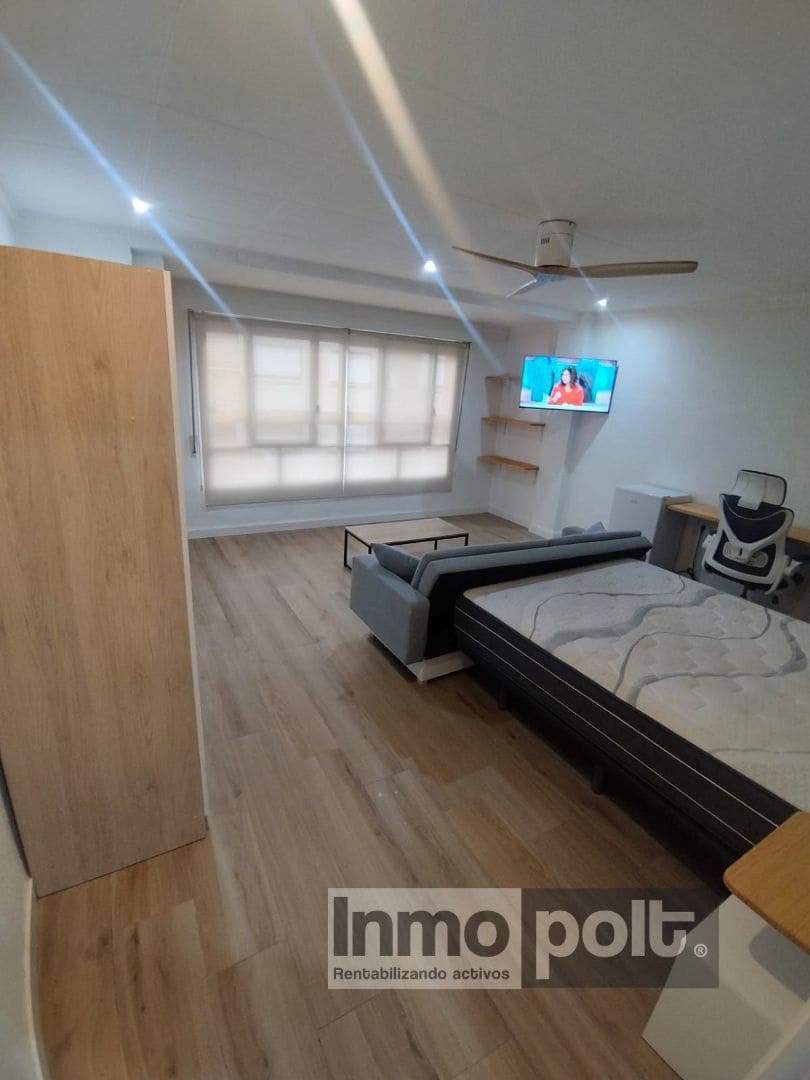 3 bedroom Flat for rent in Alcantarilla - € 800 (Ref: 9691548)