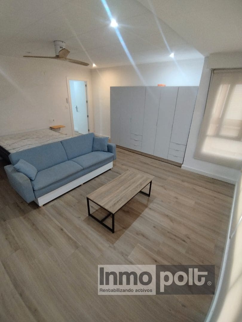 3 bedroom Flat for rent in Alcantarilla - € 800 (Ref: 9691548)