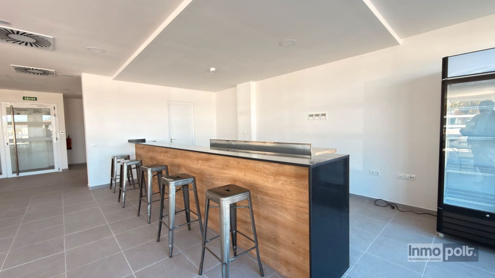 Appartement de 2 chambres à louer à Tres Cantos avec piscine garage - 1 500 € (Ref: 9691556)