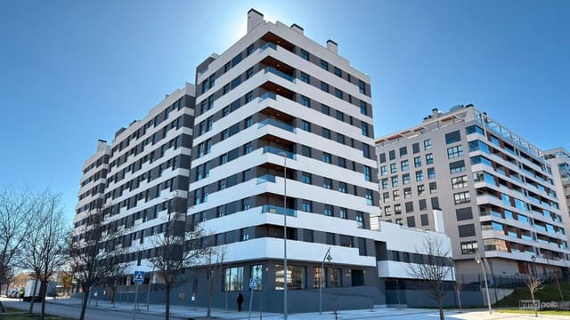 Appartement de 2 chambres à louer à Tres Cantos avec piscine garage - 1 500 € (Ref: 9691556)