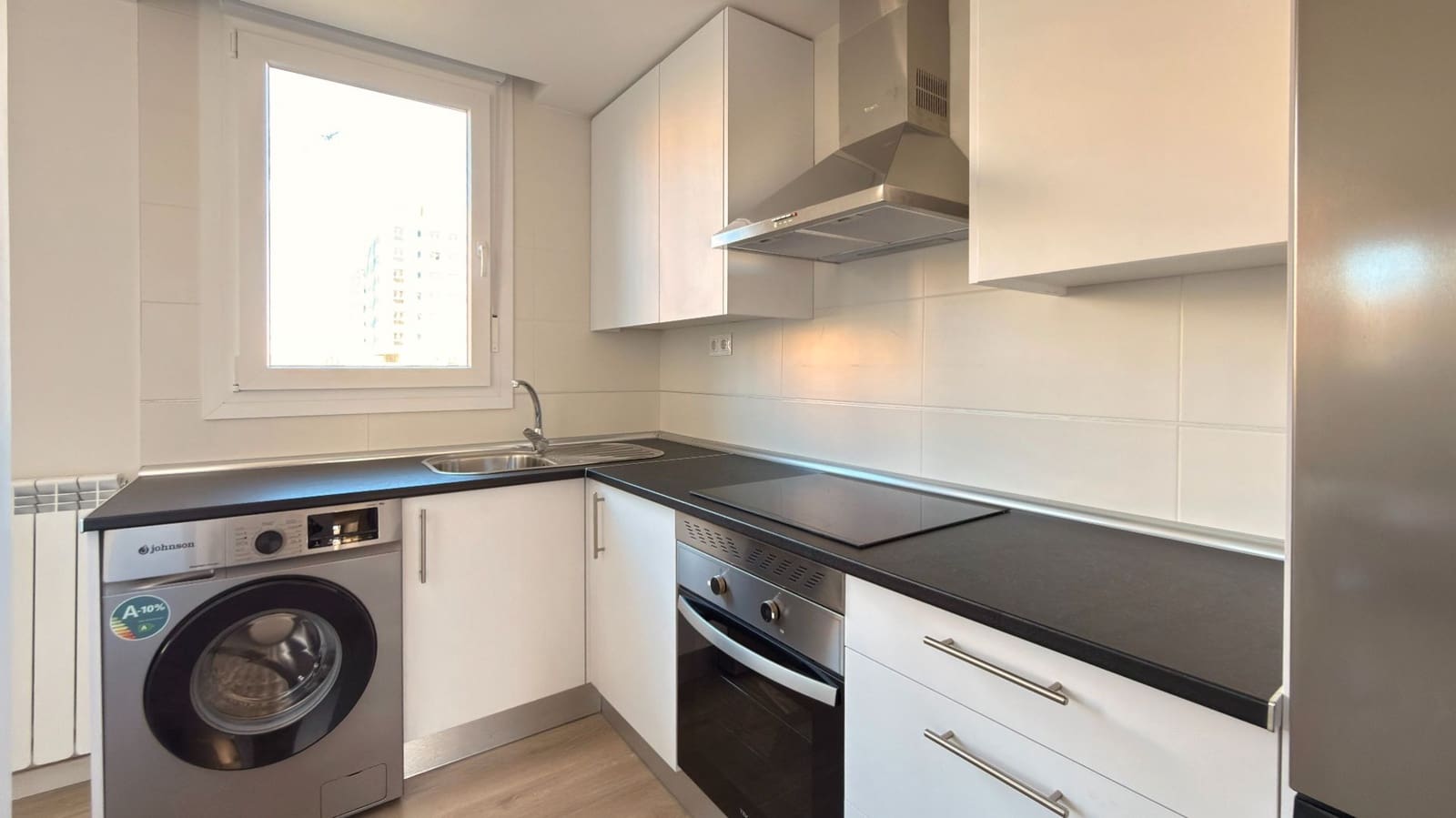 Appartement de 2 chambres à louer à Tres Cantos avec piscine garage - 1 500 € (Ref: 9691556)