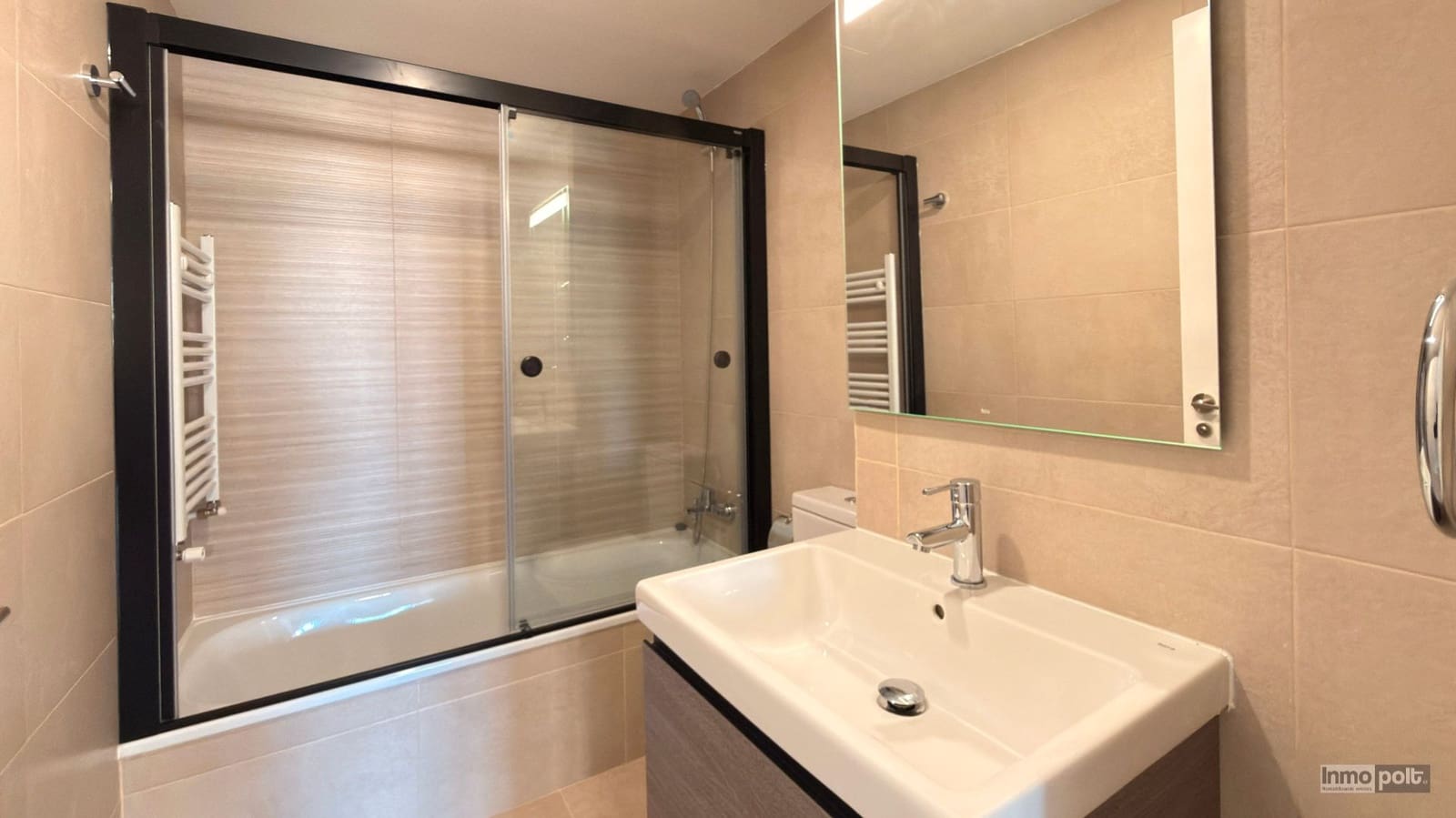 Appartement de 2 chambres à louer à Tres Cantos avec piscine garage - 1 500 € (Ref: 9691556)