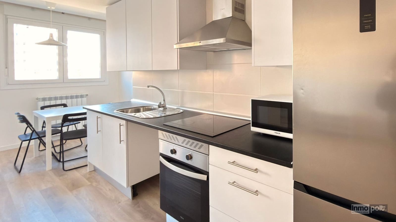 Appartement de 2 chambres à louer à Tres Cantos avec piscine garage - 1 500 € (Ref: 9691556)