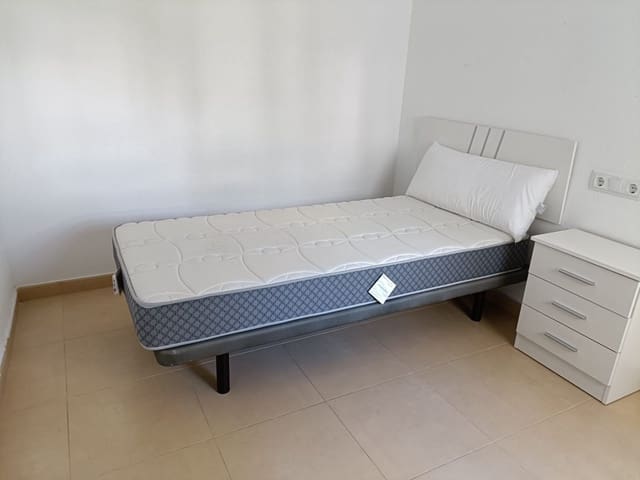 2 bedroom Penthouse for rent in Torre-Pacheco with pool - € 650 (Ref: 9691558)