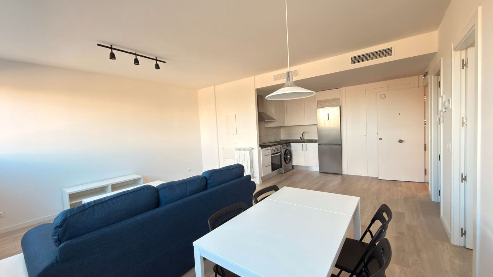 Appartement de 1 chambre à louer à Tres Cantos avec piscine garage - 1 350 € (Ref: 9691559)
