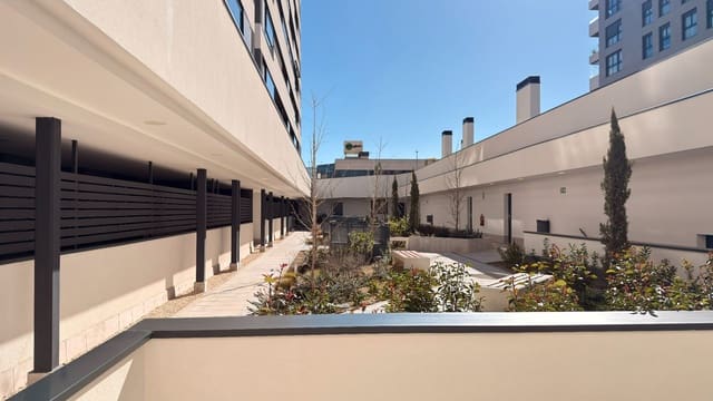 1 bedroom Apartment for rent in Tres Cantos with pool garage - € 1,350 (Ref: 9691559)