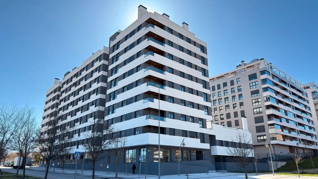 1 bedroom Apartment for rent in Tres Cantos with pool garage - € 1,350 (Ref: 9691559)