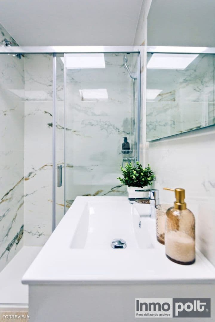 1 Zimmer Wohnung zu vermieten in Torrevieja - 1.000 € (Ref: 9709456)